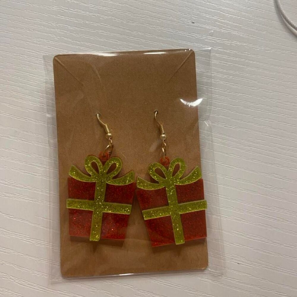 Gift box earrings